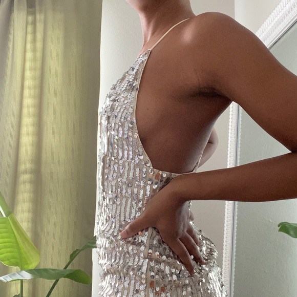 New Year’s Silver sequin mini dress lowcut - Picture 4 of 8